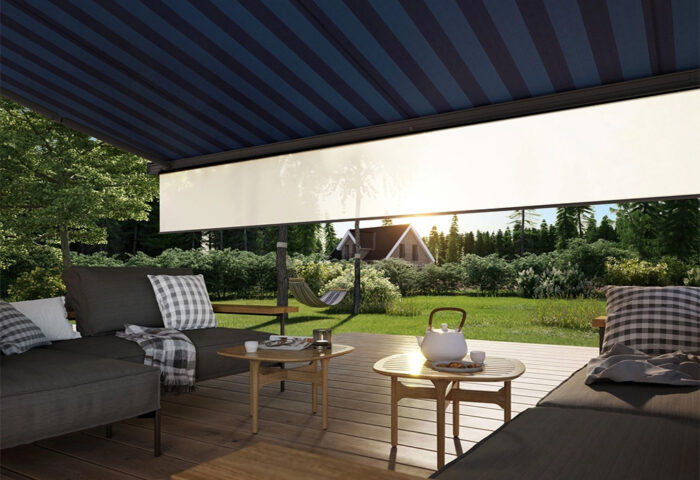 Markilux 970 - blue striped fabric with optional vertical blind
